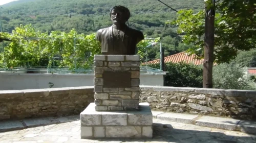 nifakis