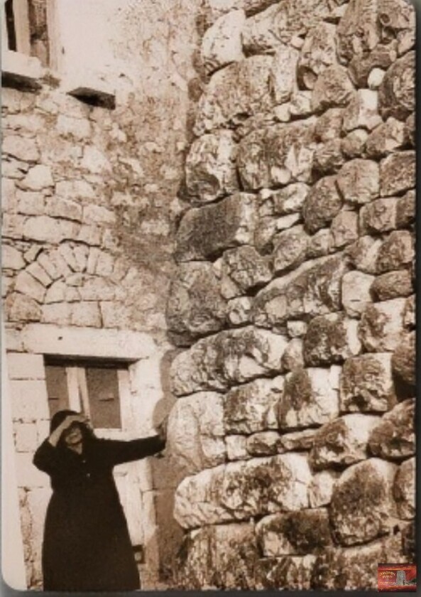 vathia maniatissa