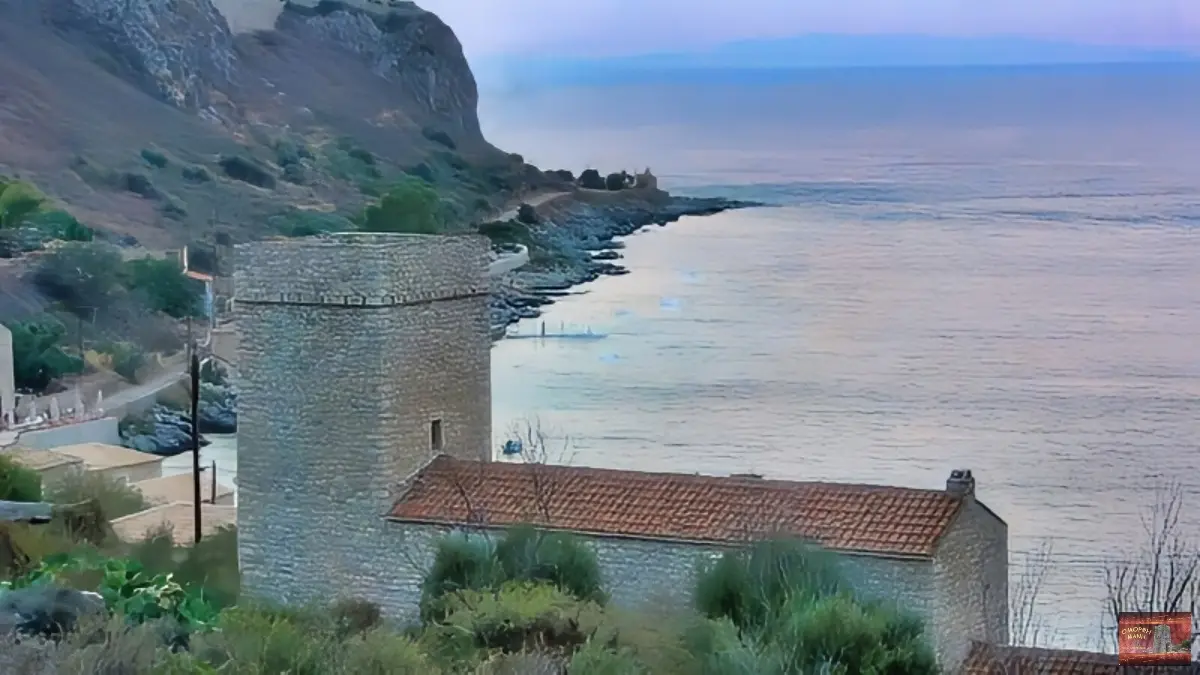 Το Παλάτι των Μαυρομιχαλαίων στο Λιμένι