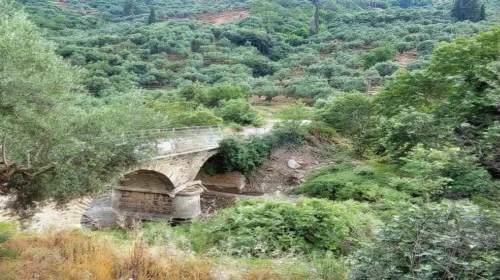 sminos potamos