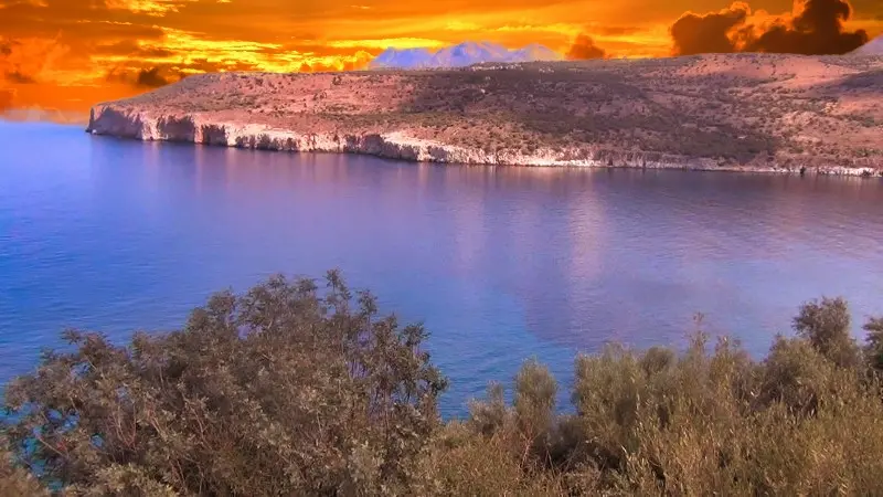 paralia dirou