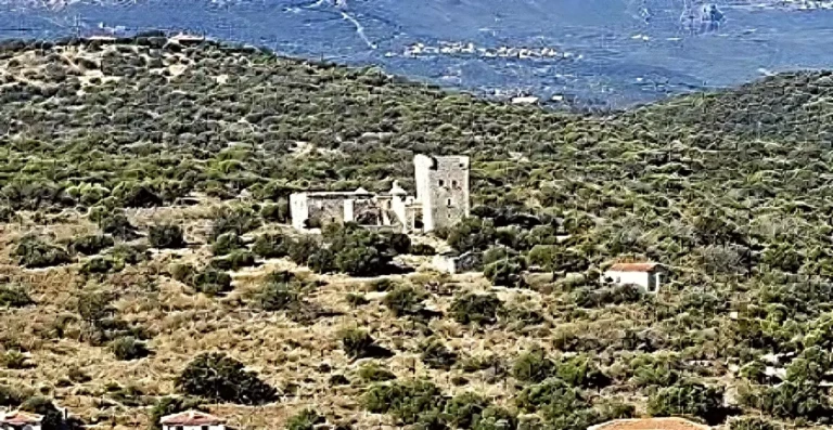 Το Πυργοσυγκρότημα του Τσικουρίου: Ένα Αμυντικό Κόσμημα πάνω από τον Αγερανό.