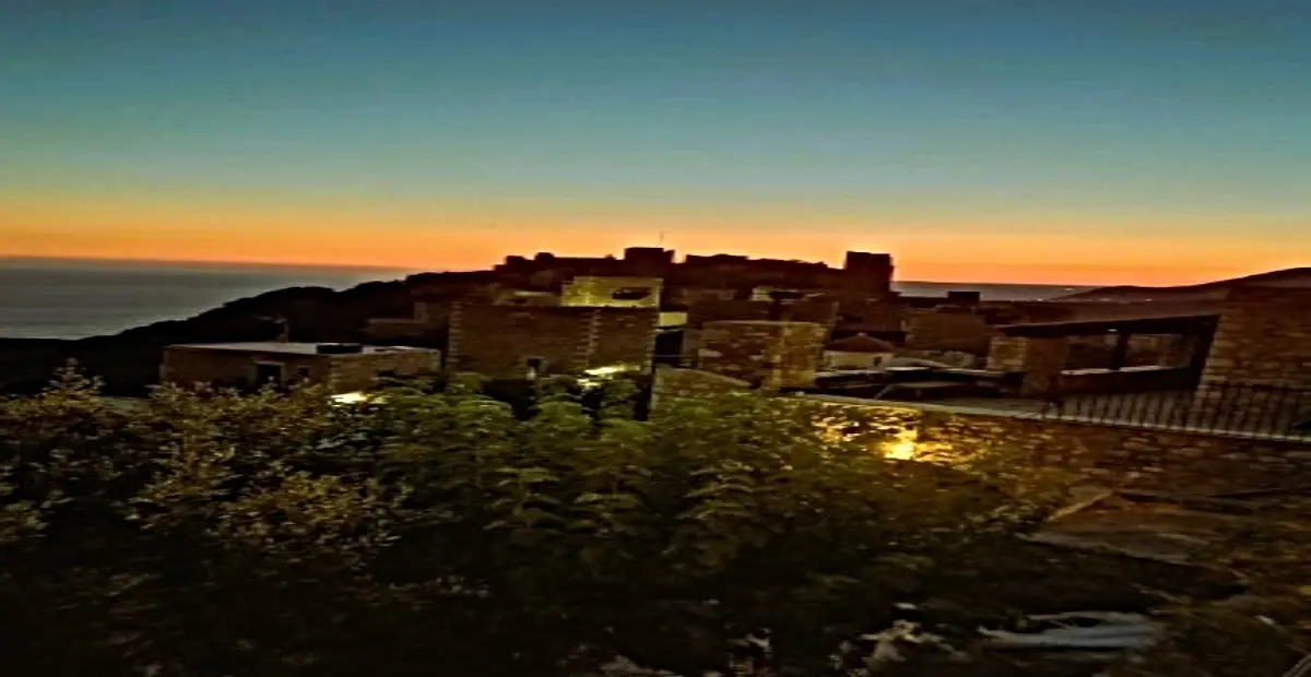 Βάθεια την νύχτα.