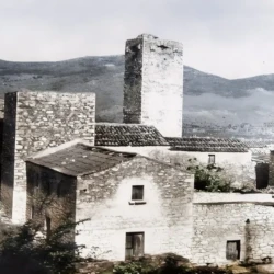 Φλομοχώρι Μάνη.Άρθρο Πρόσφυγες στην Μάνη