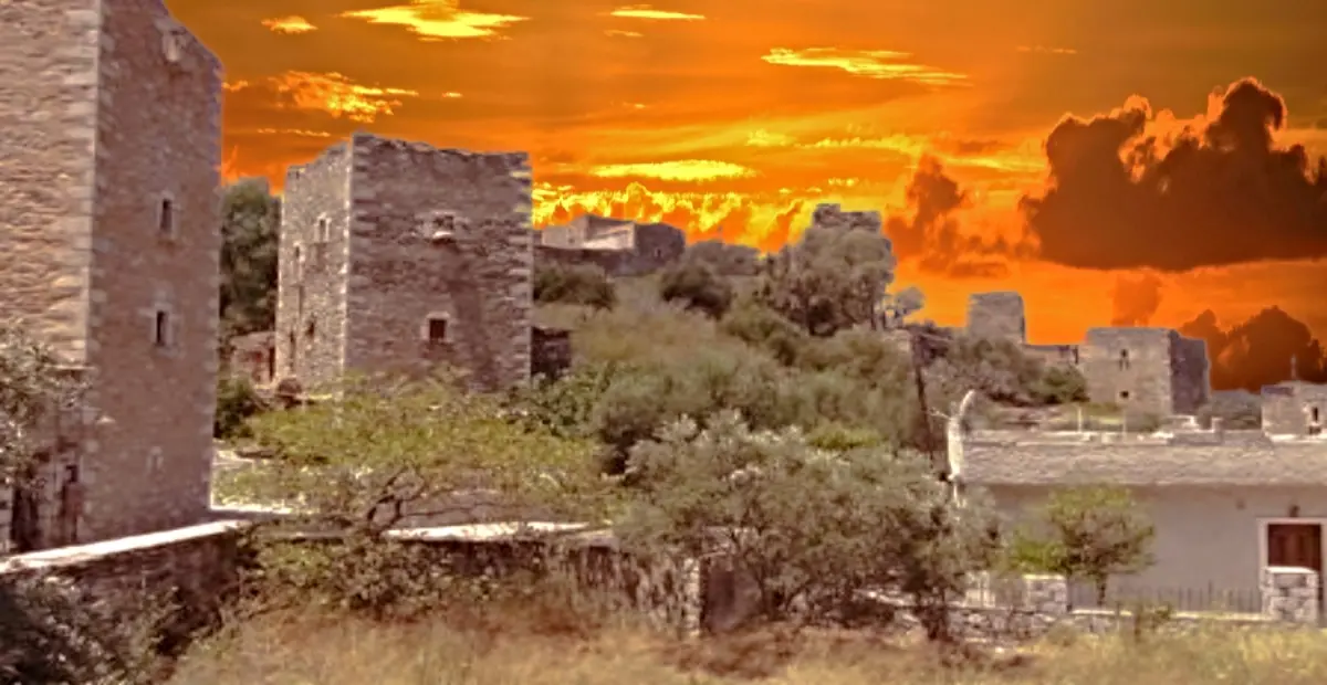 Μάνη - Πύργοι Μέσα Μάνης στο ηλιοβασίλεμα
