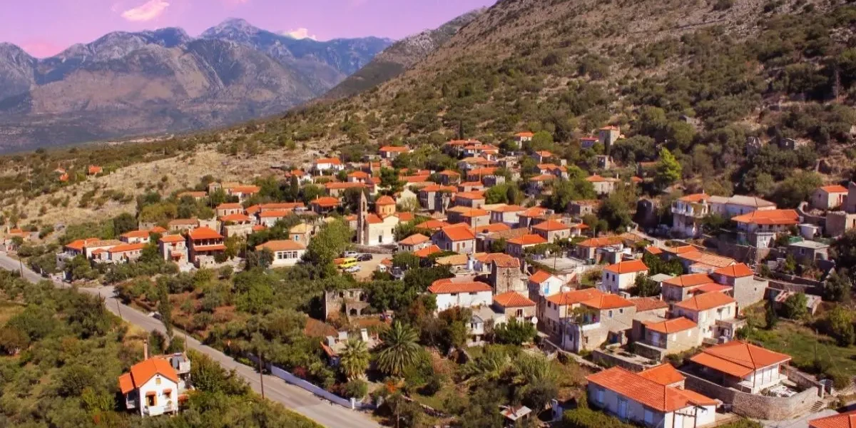 Νομιτσί