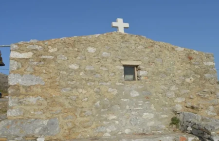Ο Άγιος Νικόλαος στην Παραλία Γιάλια Μάνης
