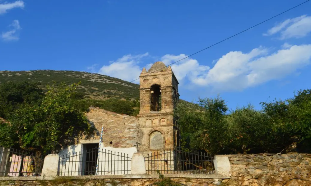 Ο Ιερός Ναός Ανάληψη στο Νομιτσί Μάνης