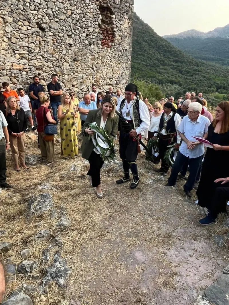 Δεσφίνα 5