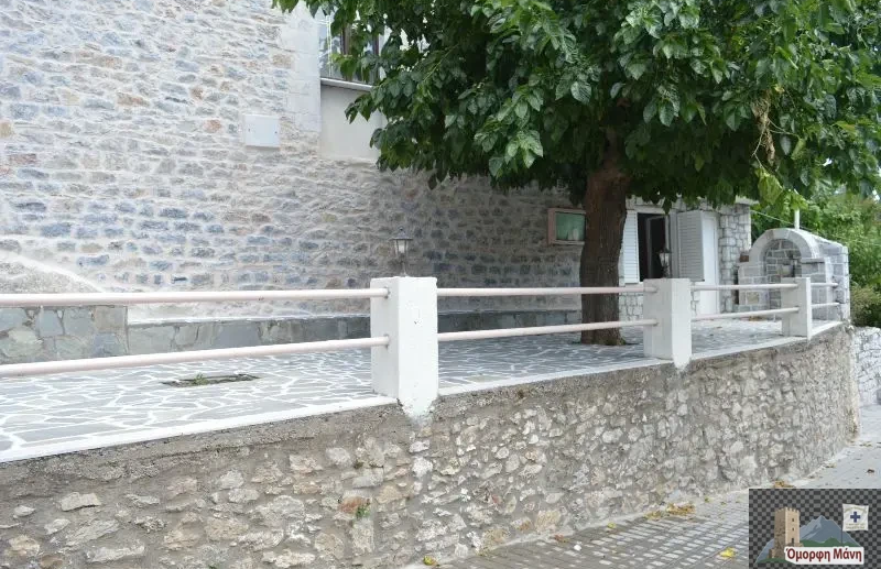 Κόκκινα Λουριά 11