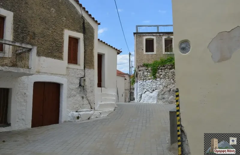 Κόκκινα Λουριά 9