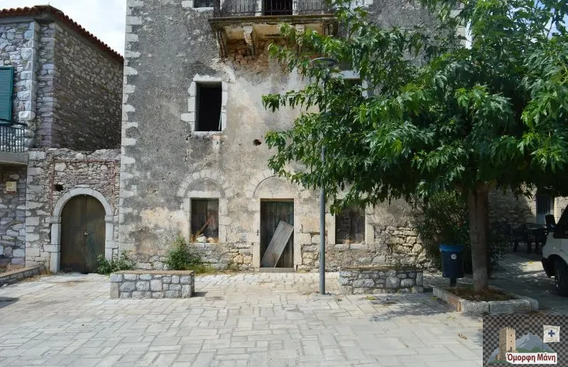 Πλάτσα 10