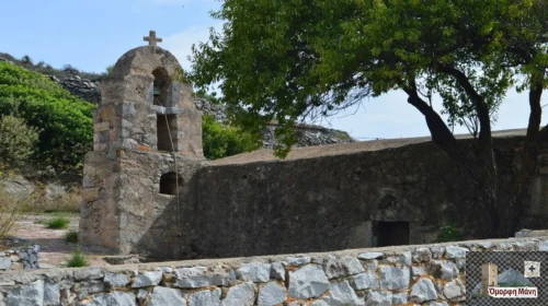 Παναγία Φανερωμένη στον Πάλυρο ή Πάλιρο: Ένα Ταξίδι στη Σιωπηλή Ιστορία και την Αρχιτεκτονική της Μάνης Παναγία Φανερωμένη στον Πάλυρο